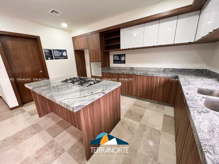 21A8E970-5FE2-4D17-965D-8128B3EC4903