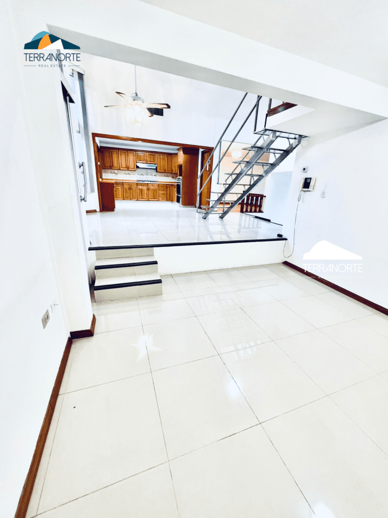 355DDD8E-CF94-471C-9381-4DFA51F2D6DF