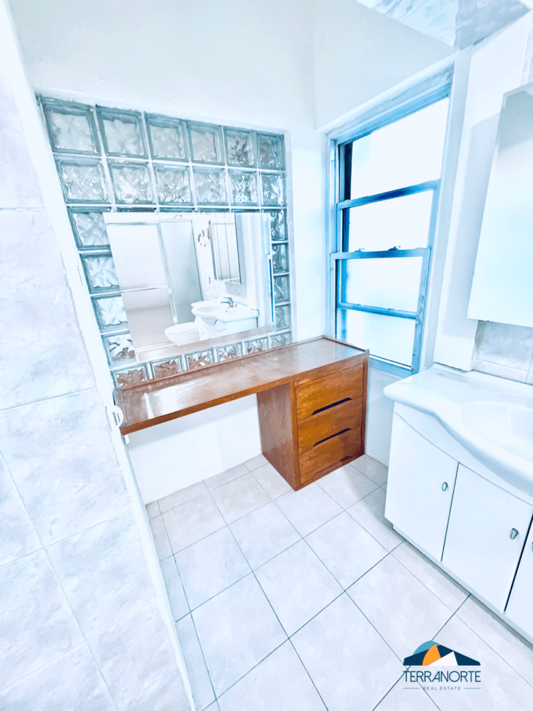 4D529E57-648C-4F37-812C-066295A3FF6B