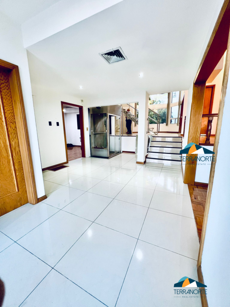 4E3FD898-F4B4-4A39-A8B5-ECACBAB0E154