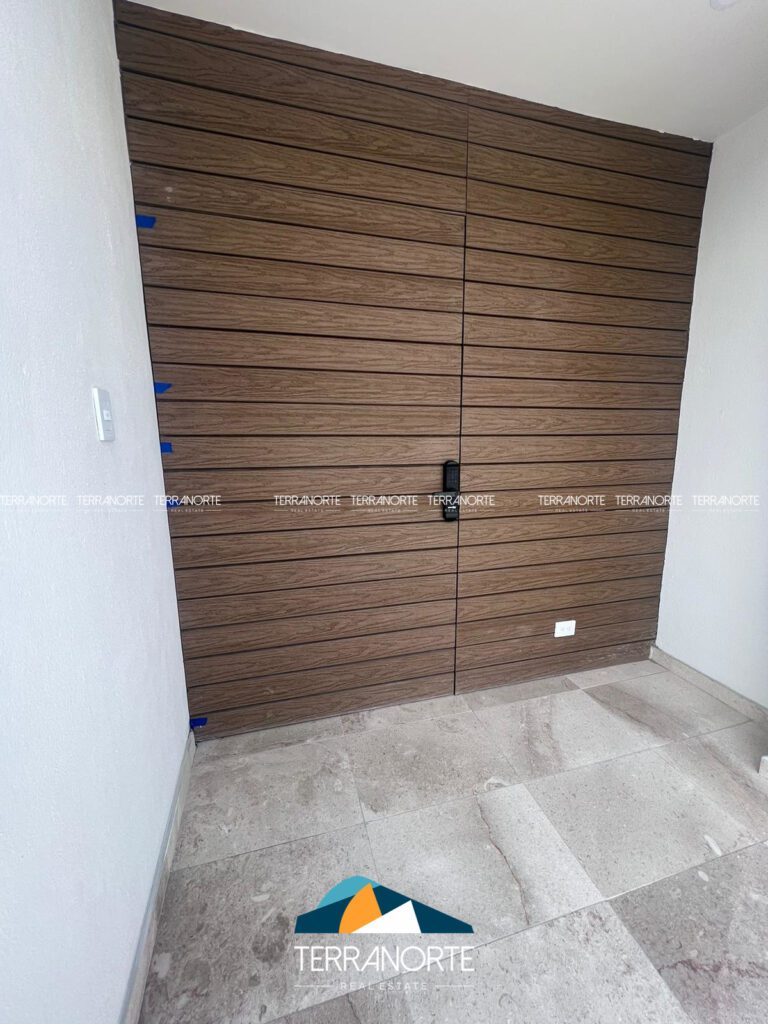 735CBA91-B41D-4552-9F8D-C0F4BFE1E102