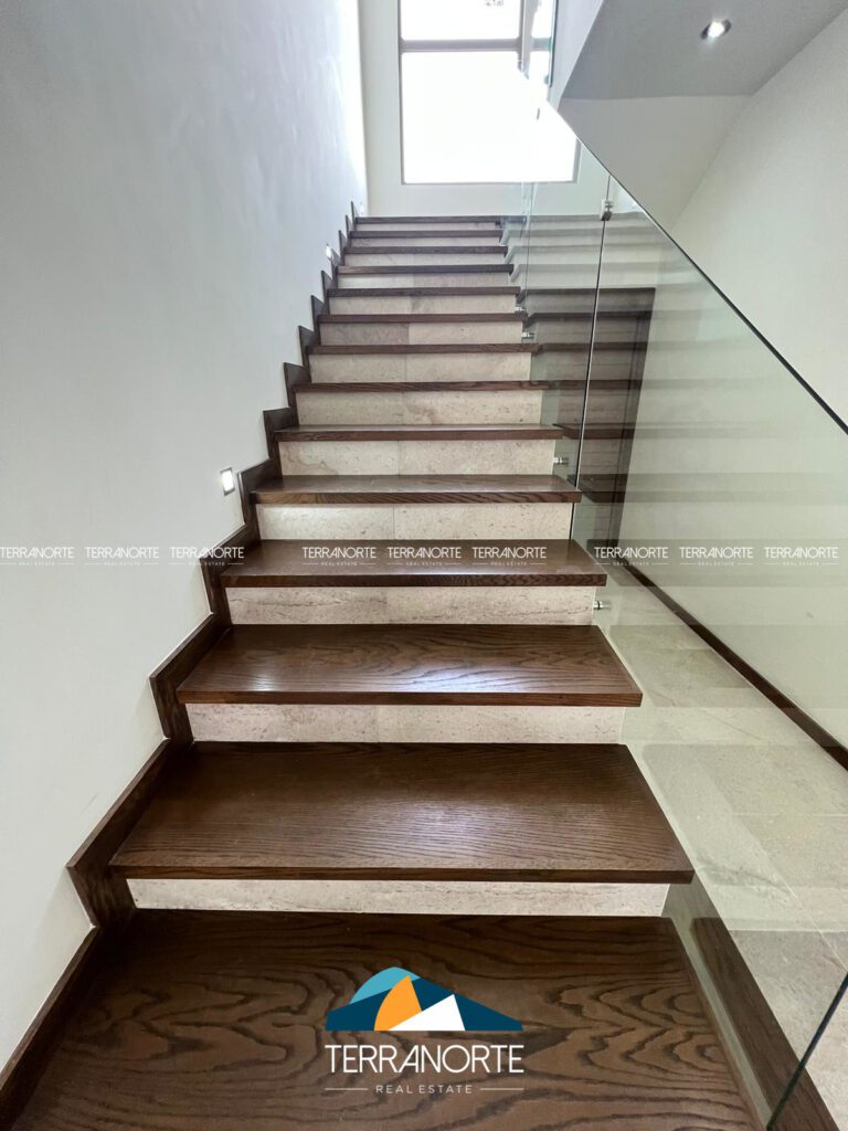 7A8E8B37-8A4E-4B4C-8F75-27906F66AFFC