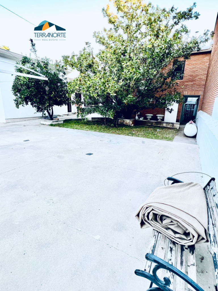 E1FD9B3D-3611-4F7B-A577-7B725FBF4F3F