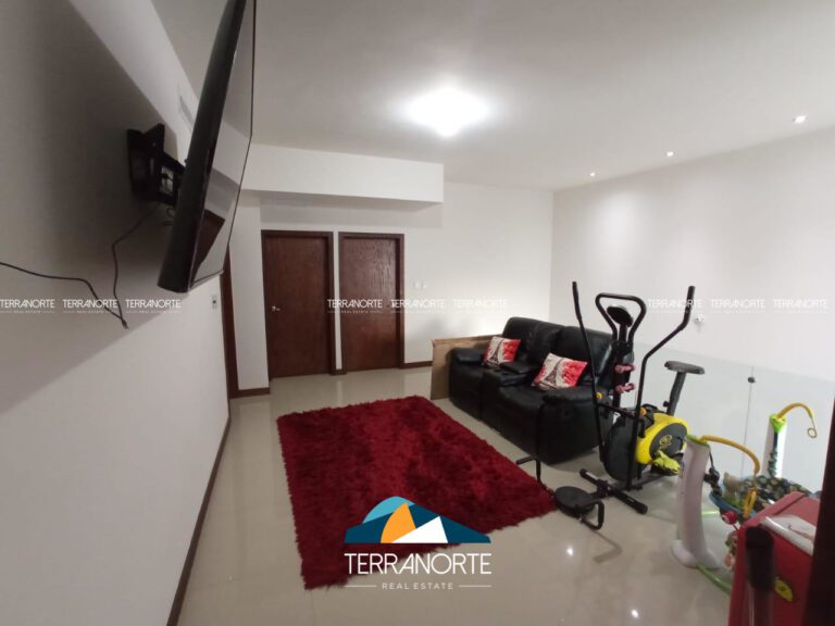 176CAD39-BFB5-4CFF-8747-37B89A1CC40F