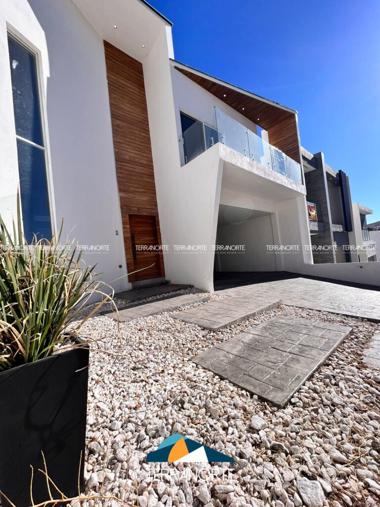 525CDE28-25FE-4AE6-9CB4-1681FE7B3175