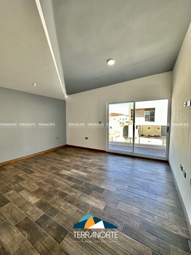 6F466E9C-C177-4B34-B39D-947E70BE3362