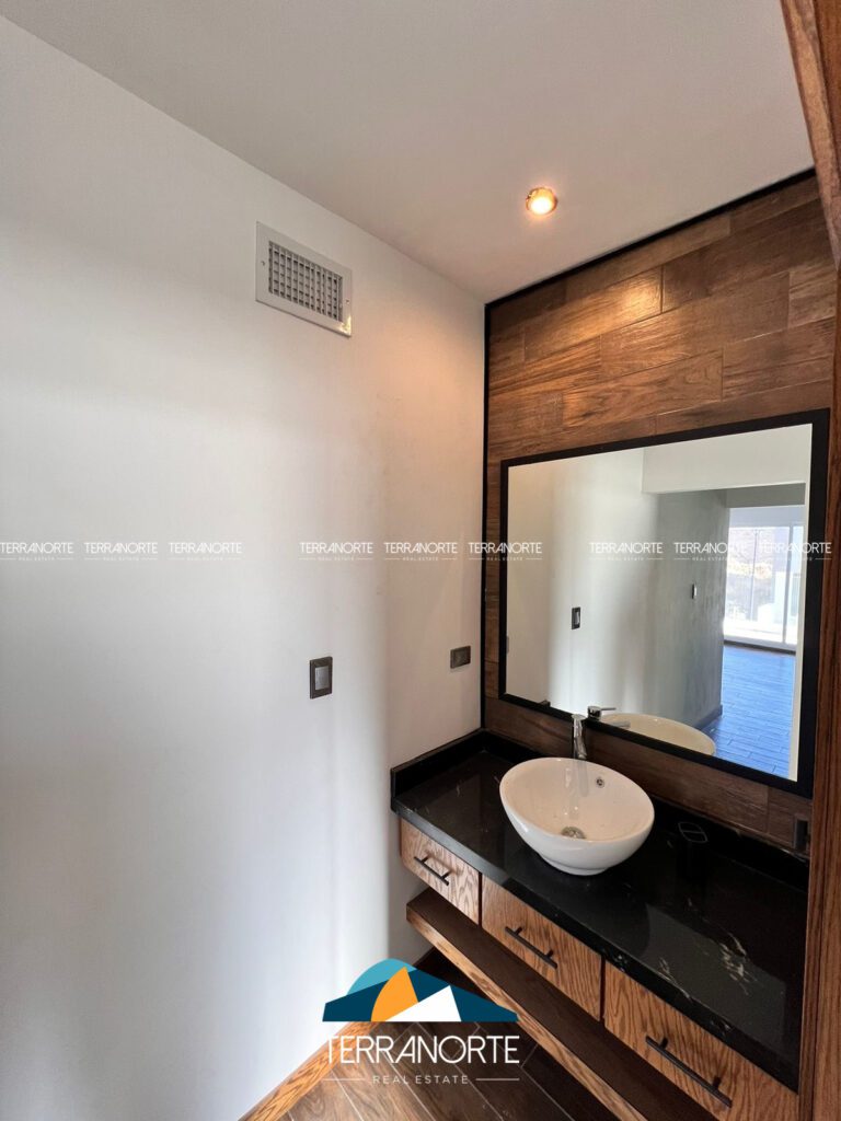 77225FEB-565C-4F6E-AC98-4C00FD91BB30