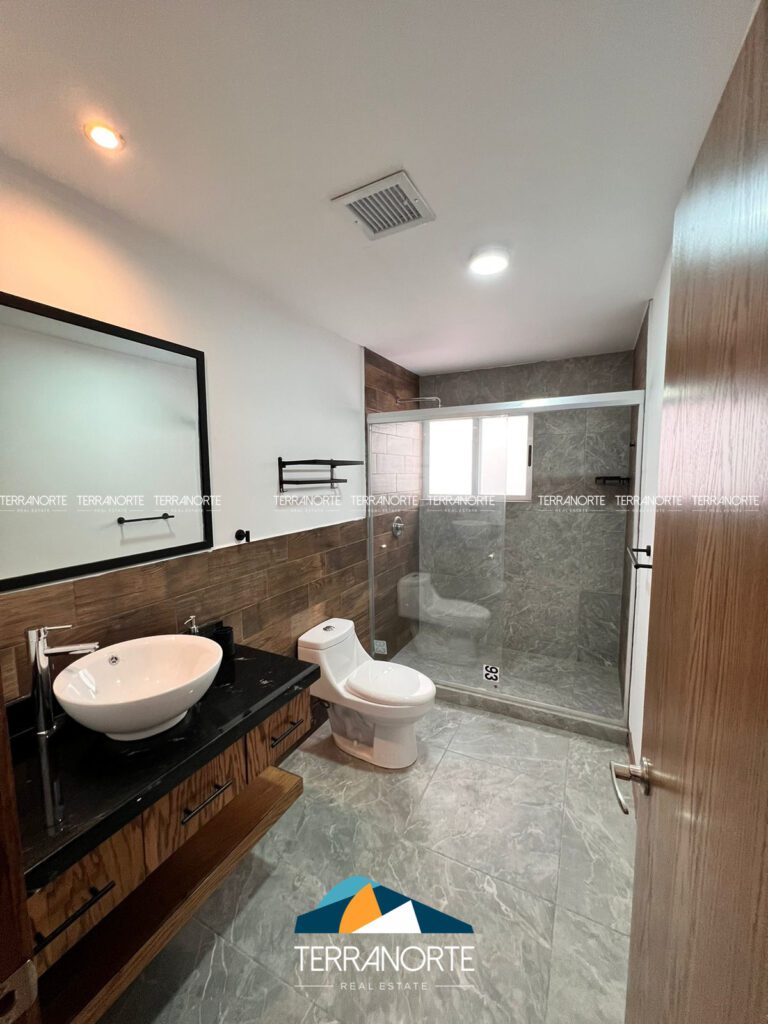 8EDA3AF1-0CAA-4B40-9D92-2144CBDD25B2