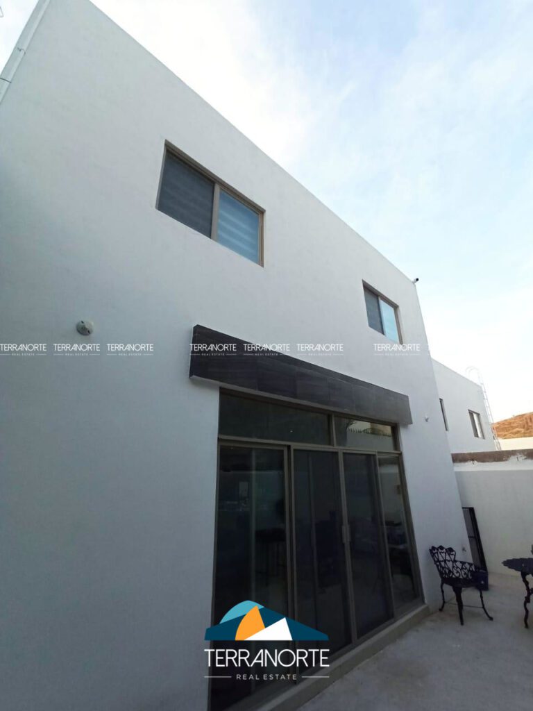 D8128C51-302F-4ACF-98E2-C47400768C70