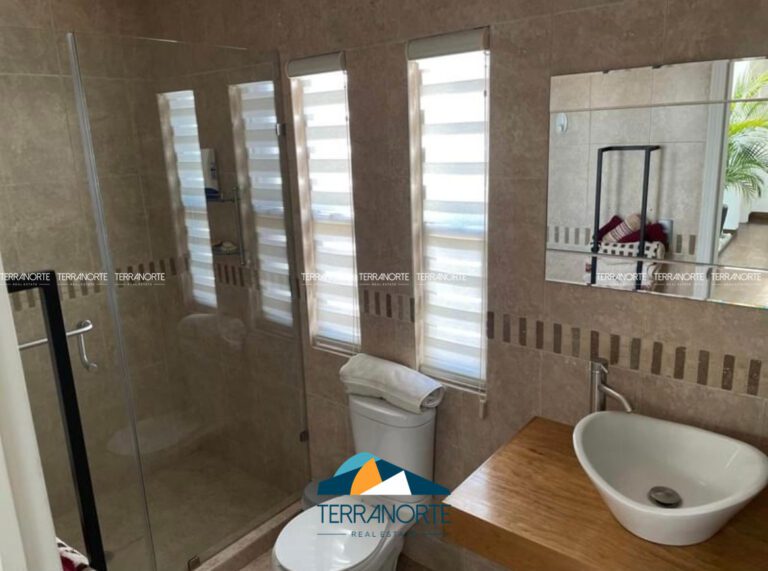 E5D2DF6F-78DD-4C32-80DB-700BA6D5E091