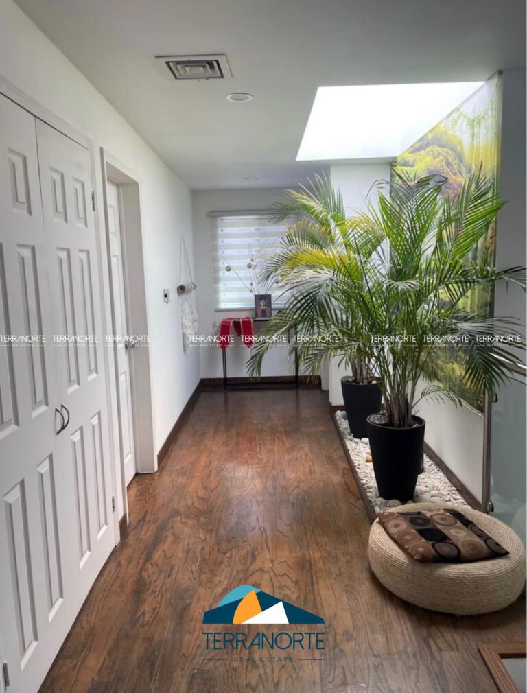 EFB5BF6B-026E-452E-AABE-018856692AF3