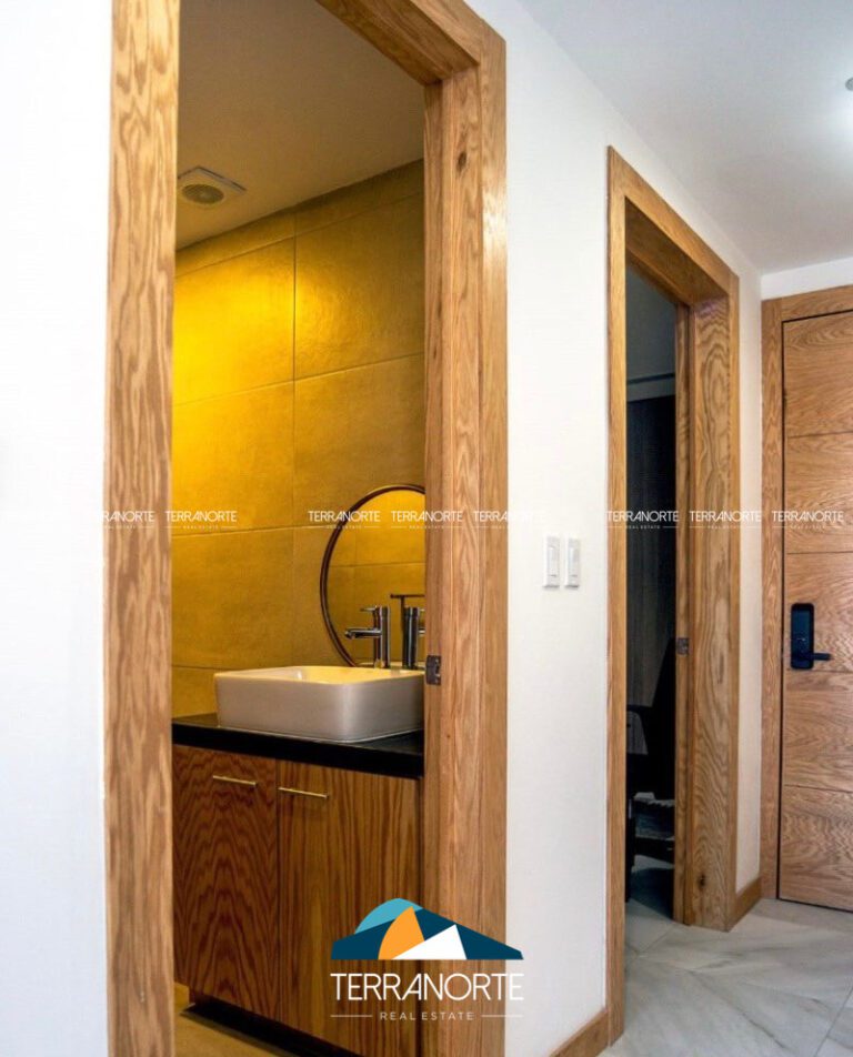 13546592-2ED1-4769-9D80-B997D8F777FA