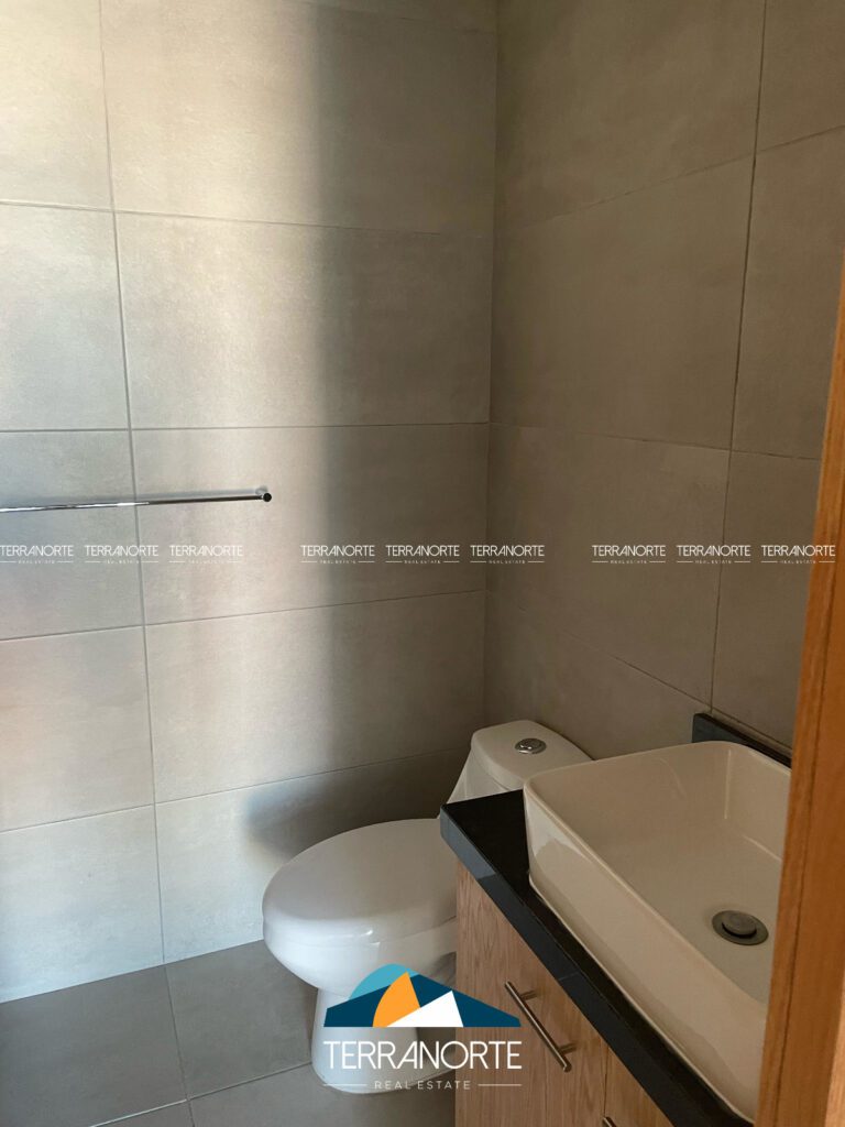 1863A8F2-C82C-497E-A0D7-3ACA851F7356