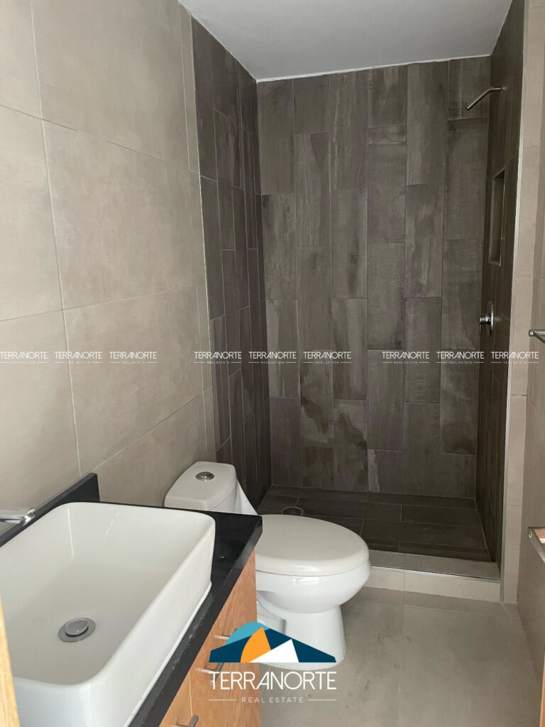 1FFDE93A-ECB0-4B0E-AD67-22A72D9026B1