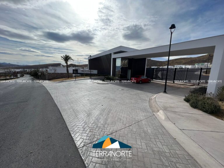 2A95A805-6FF4-4BA7-BBE0-A9757E6A2D03