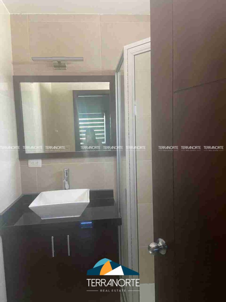 4FEE54C7-53D7-4FA3-82CD-C4A383F84082