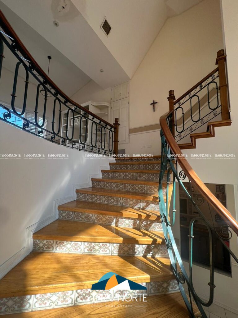 5FBFB550-0677-44F5-AF9C-F83E7D4A22F2