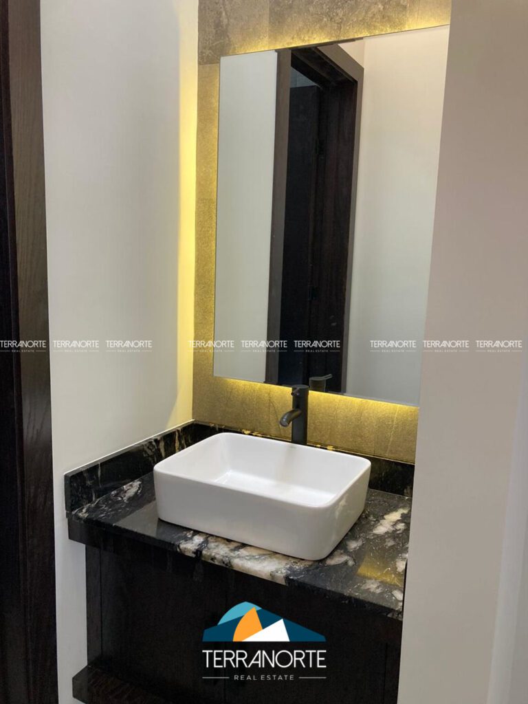 67735EAA-CAC3-44DB-A500-0A7A4C583B71