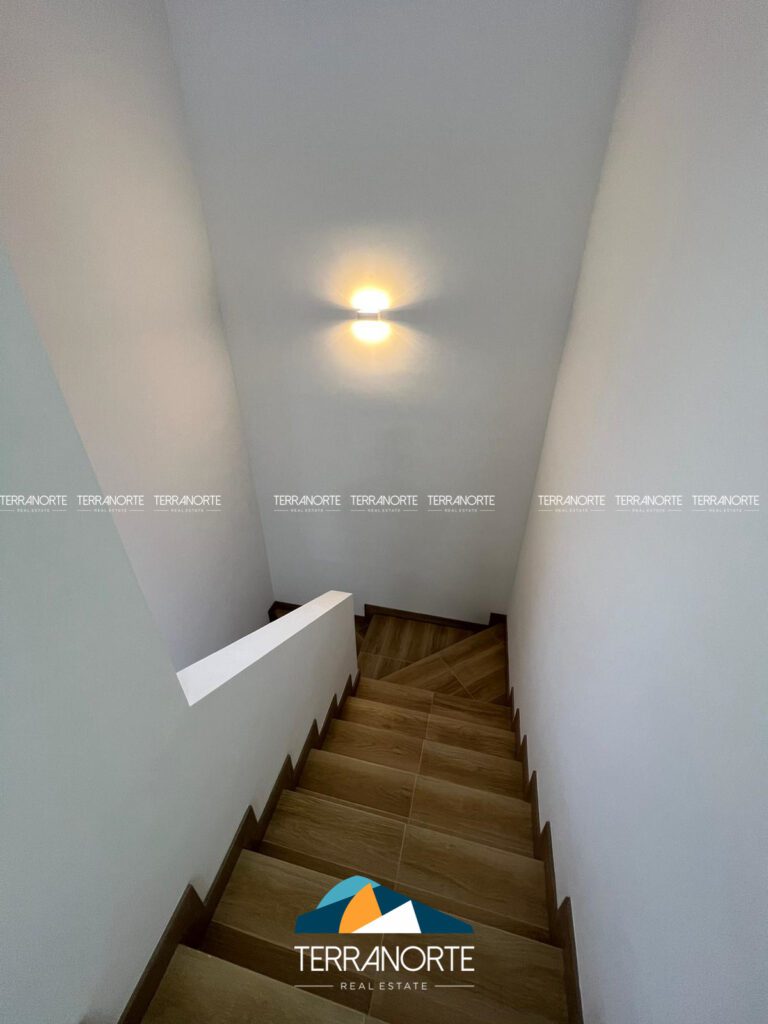 BFDDA434-4D53-4CBA-94C8-B344285D8BB7