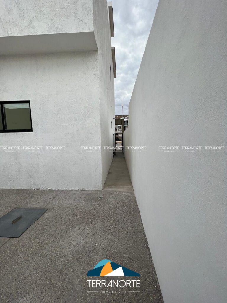 CE5E756C-AC3B-41BC-ADAA-8D97250500D8