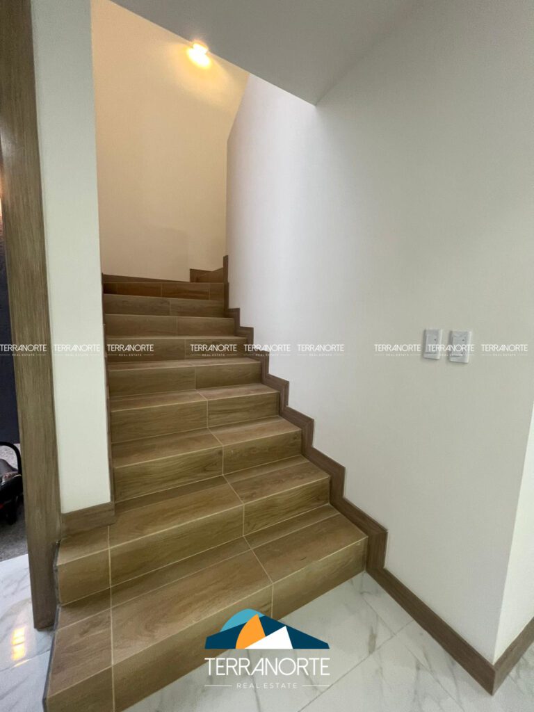 D63F4A56-DB07-4E94-82AE-6C8E30EA6759