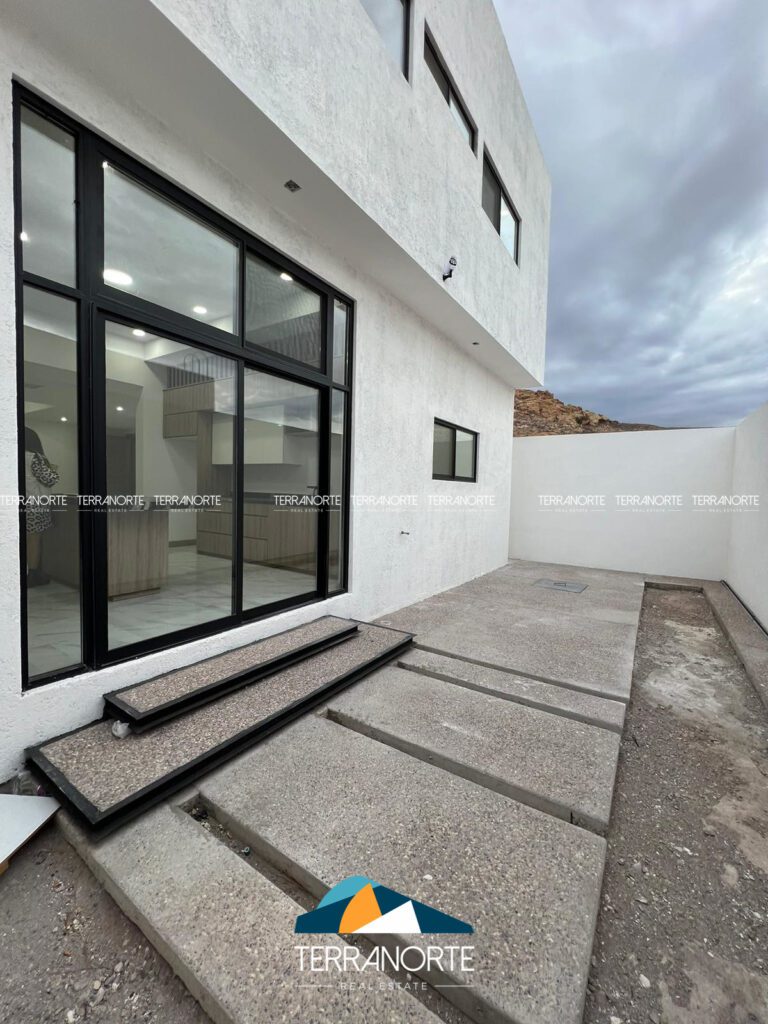 DCD10955-FE1D-409E-A20B-BFD095E8BAE7