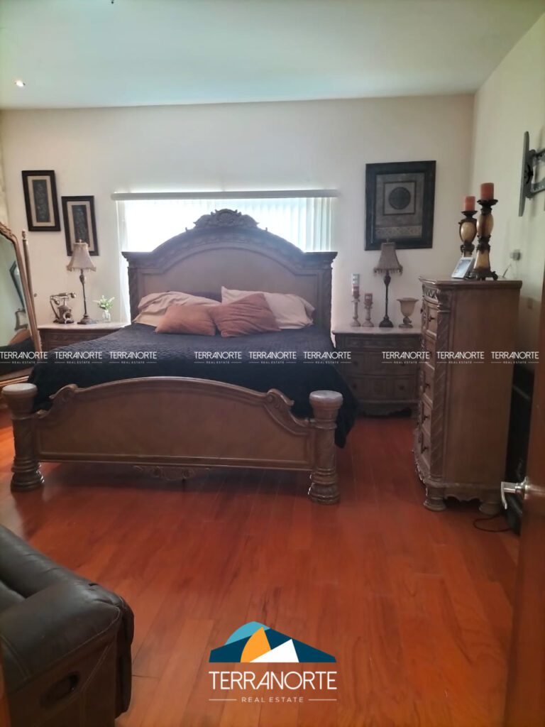 E466FB17-0639-4EDF-9A29-8EE1961176B1