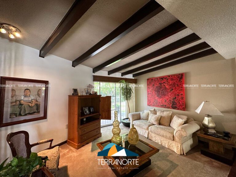 EDD474D9-6E1C-4B04-B3B4-A72C08E83AFF