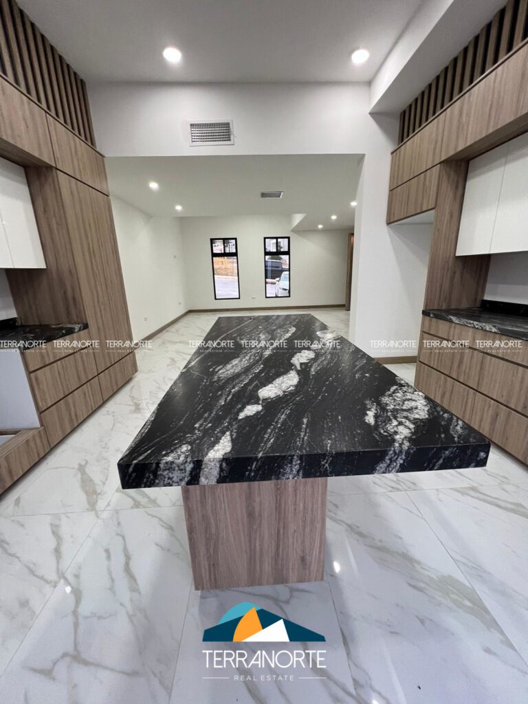 EE9E119C-BFBA-4298-BBA6-F1374F849D89