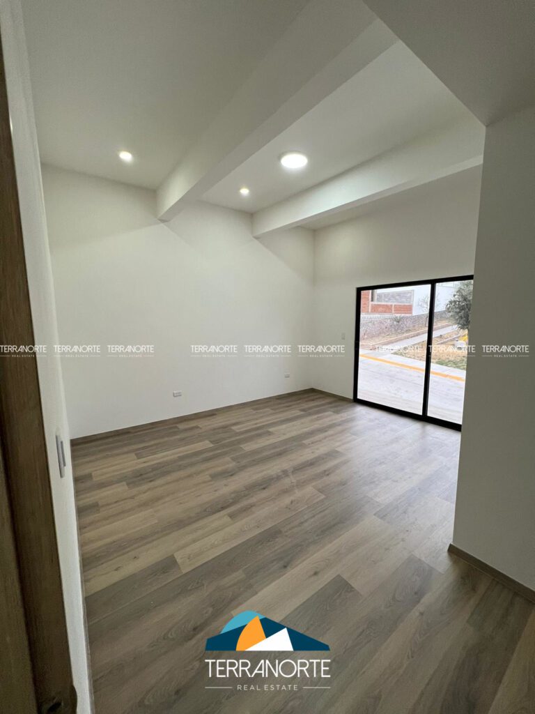 F3343CAB-D653-4D0E-ABF5-1501C551B5FF