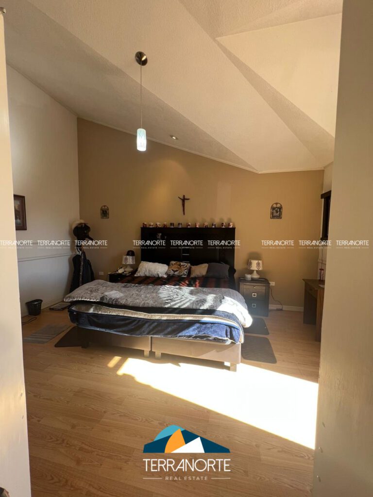 FCBCE6D7-F320-4C2E-A9E5-F670DB36543D