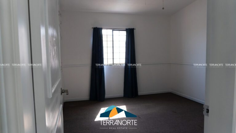 0098955E-B59A-4864-876D-ED1B67B7DCC6