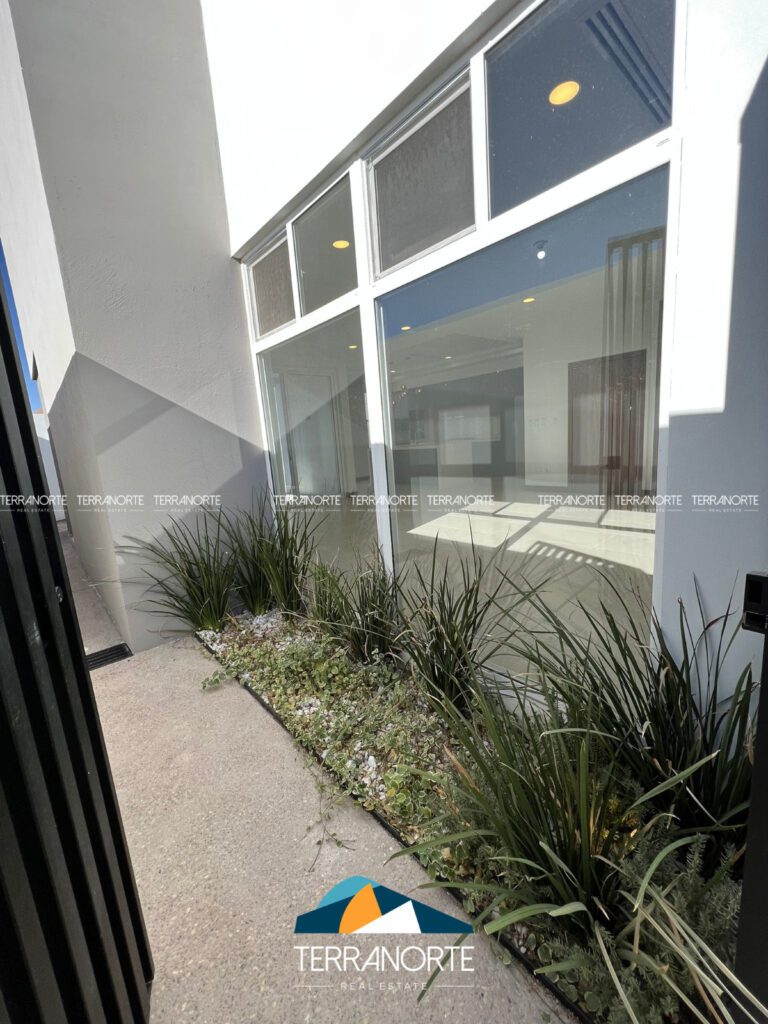 06A86BEF-5CA3-4883-956D-83F2725F55D8