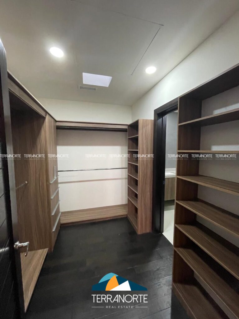 13413123-482D-47AB-B869-3B1F6102D8EF