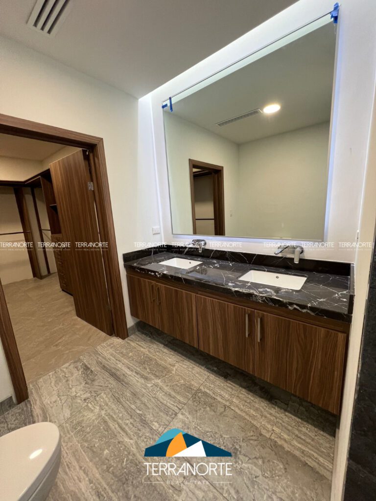 2E9CB73E-F734-4B81-964E-3B7244E51011