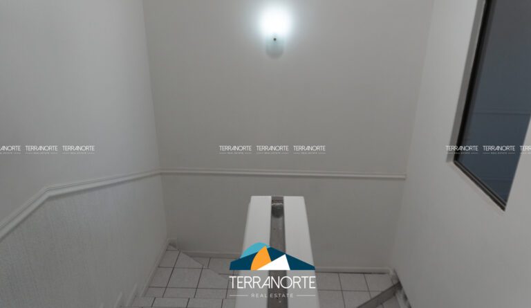 3EAD8FE1-0745-4175-B2B4-27D2E66002EF