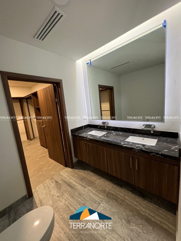 528B8FED-D81D-4920-939D-A5AE0A7A699D