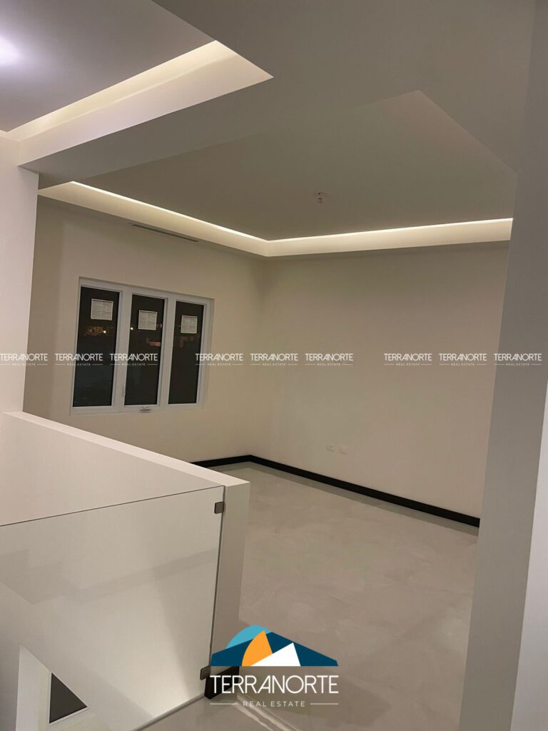 54E444C2-28B3-46D8-8E6A-D829FCDC0144