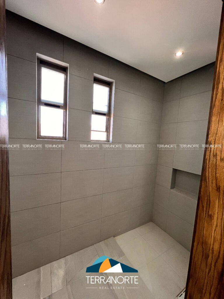 5A467B99-E18E-45EC-B68C-1453ACB847B5