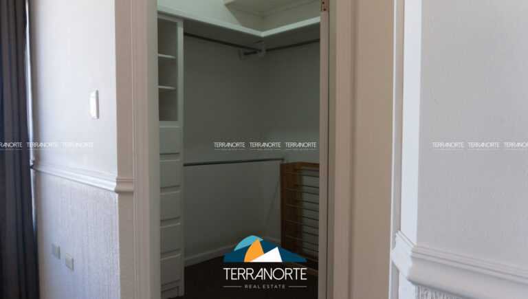 5CA8B8CC-ABB9-42F1-AEE7-9B713891E618