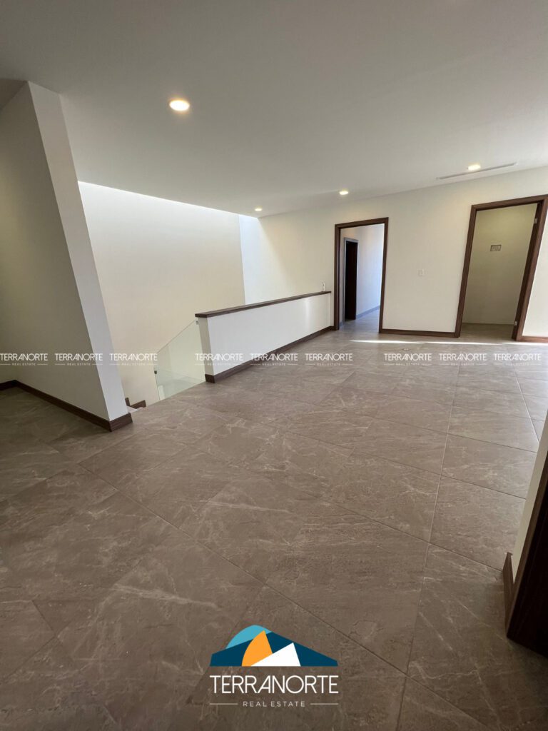 5D413A31-44EA-4C6D-99F2-68CE36336D49