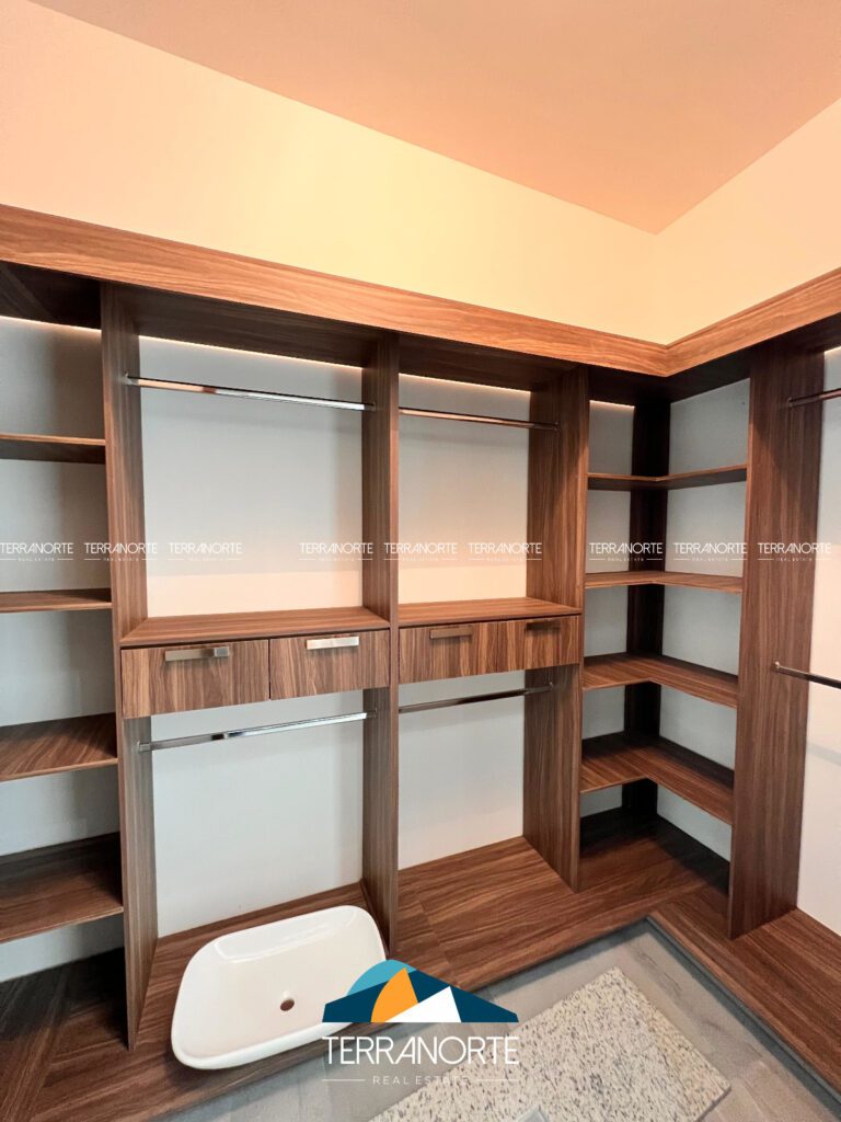 782DDD1E-418A-45BE-A904-A7418513C7C3