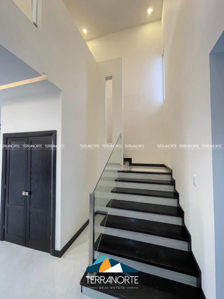 8BC4C024-CB91-4B8B-A6AB-BD00F2E6775D