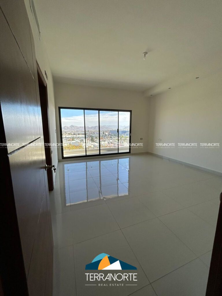 B4E28705-84BF-4FC0-B055-806FD6046285