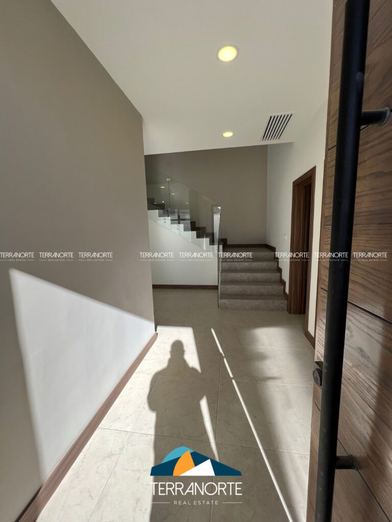 C4A9EFB1-5FD1-4B71-884F-61BD35795027