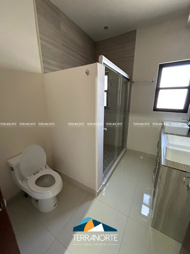 D8F0C17E-3184-4EA9-9EAC-BBF588983891