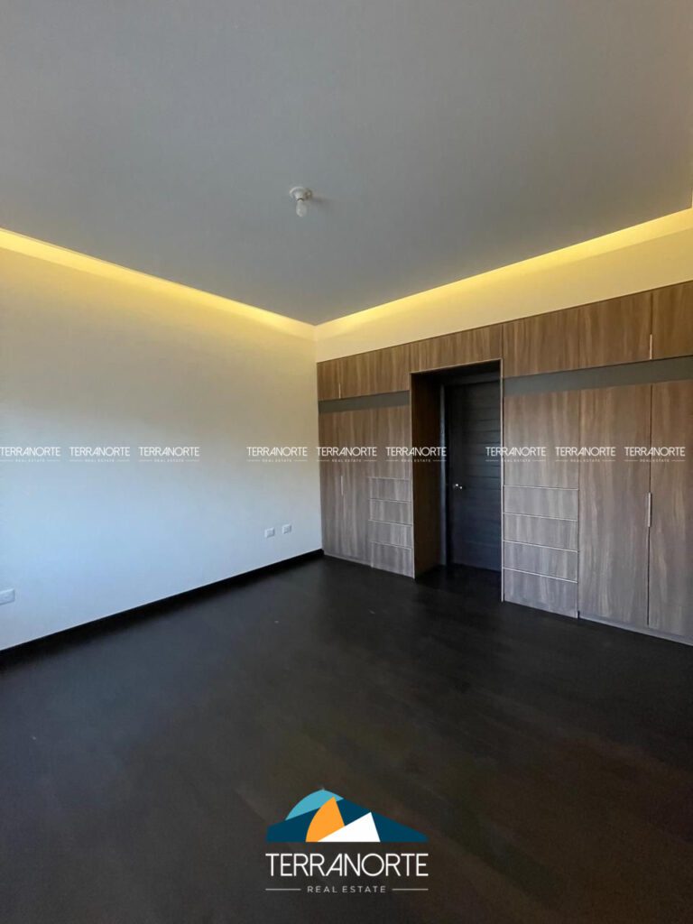 EC94B439-2B2E-4B42-A8B5-4B5DB48FA443