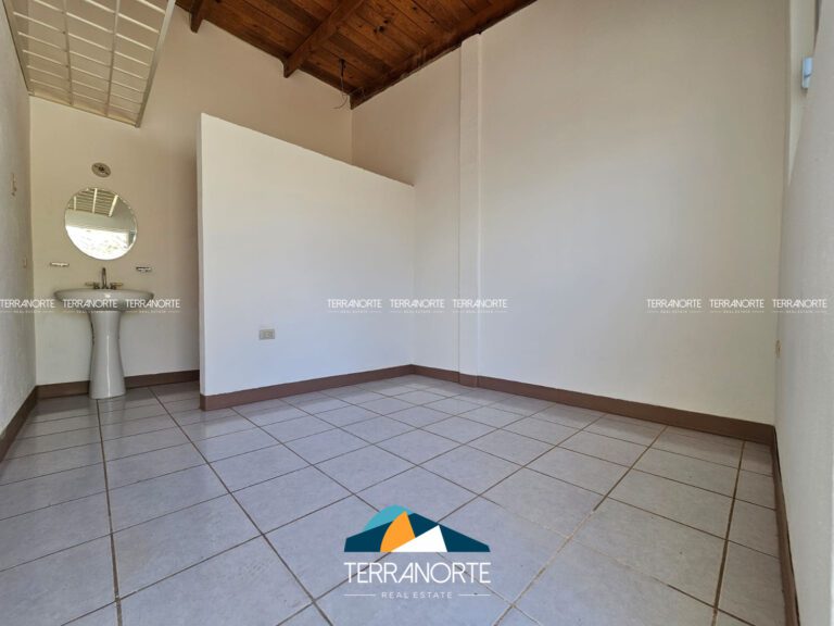 0473BAE3-899C-4902-9AD1-9CB92FE70BCB