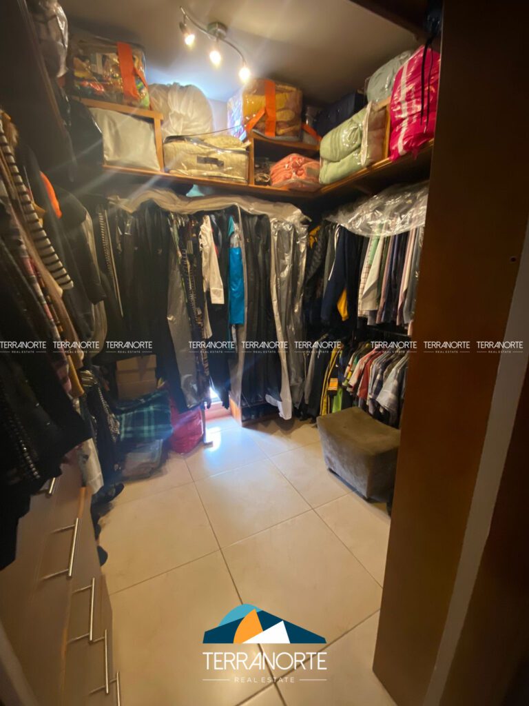 05103A51-AE87-4123-869E-0454620B12E4