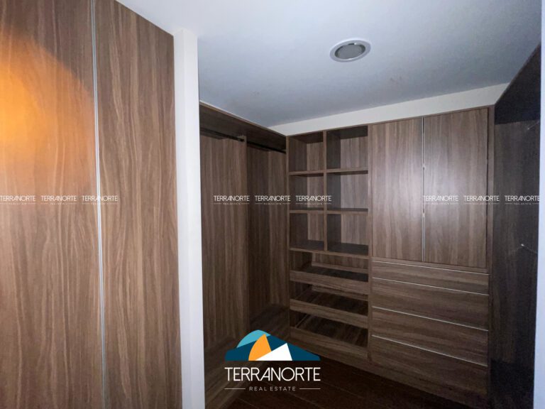 07C11805-AA03-4E3A-A5B9-045DD4FC322D